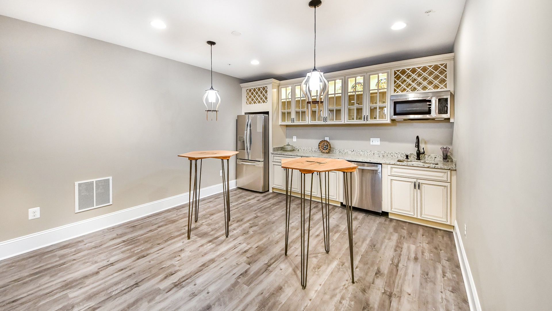 Neutral Transitional Basement With Wetbar Olney, MD