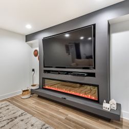 Cozy finished basement with Rec room, kitchen-like wet-bar and full bathroom.