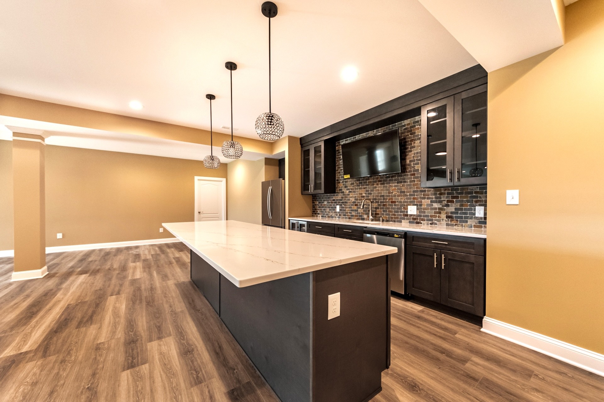 Modern Wet Bar & Full Basement Bathroom - 2187 SQ. FT.